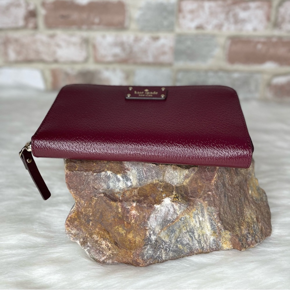 COPY - Kate Spade Wallet - Picture 5 of 11